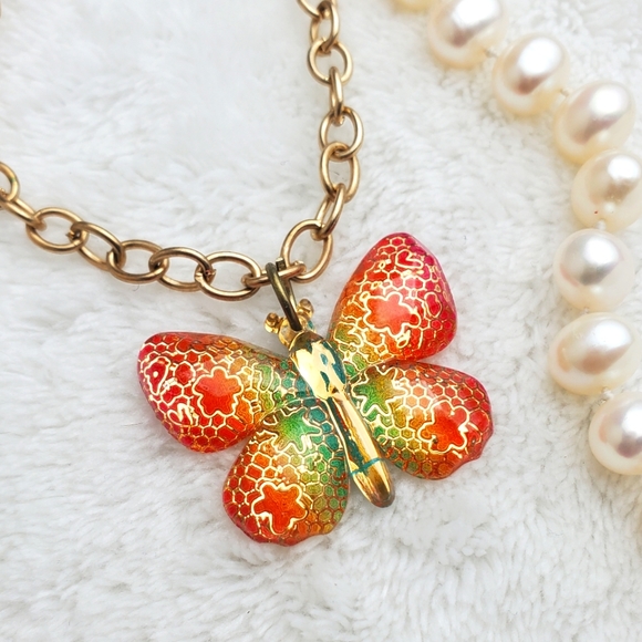 🌟5/$25 Butterfly Gold Charm Bracelet - Picture 1 of 4